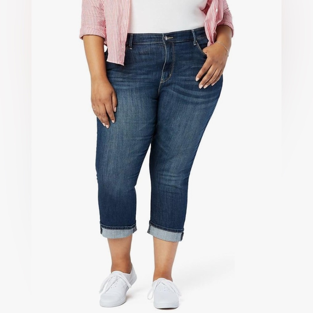 Levi Strauss Signature Gold Women's Mid-Rise Slim Fit Capris Stretch Denim W37
